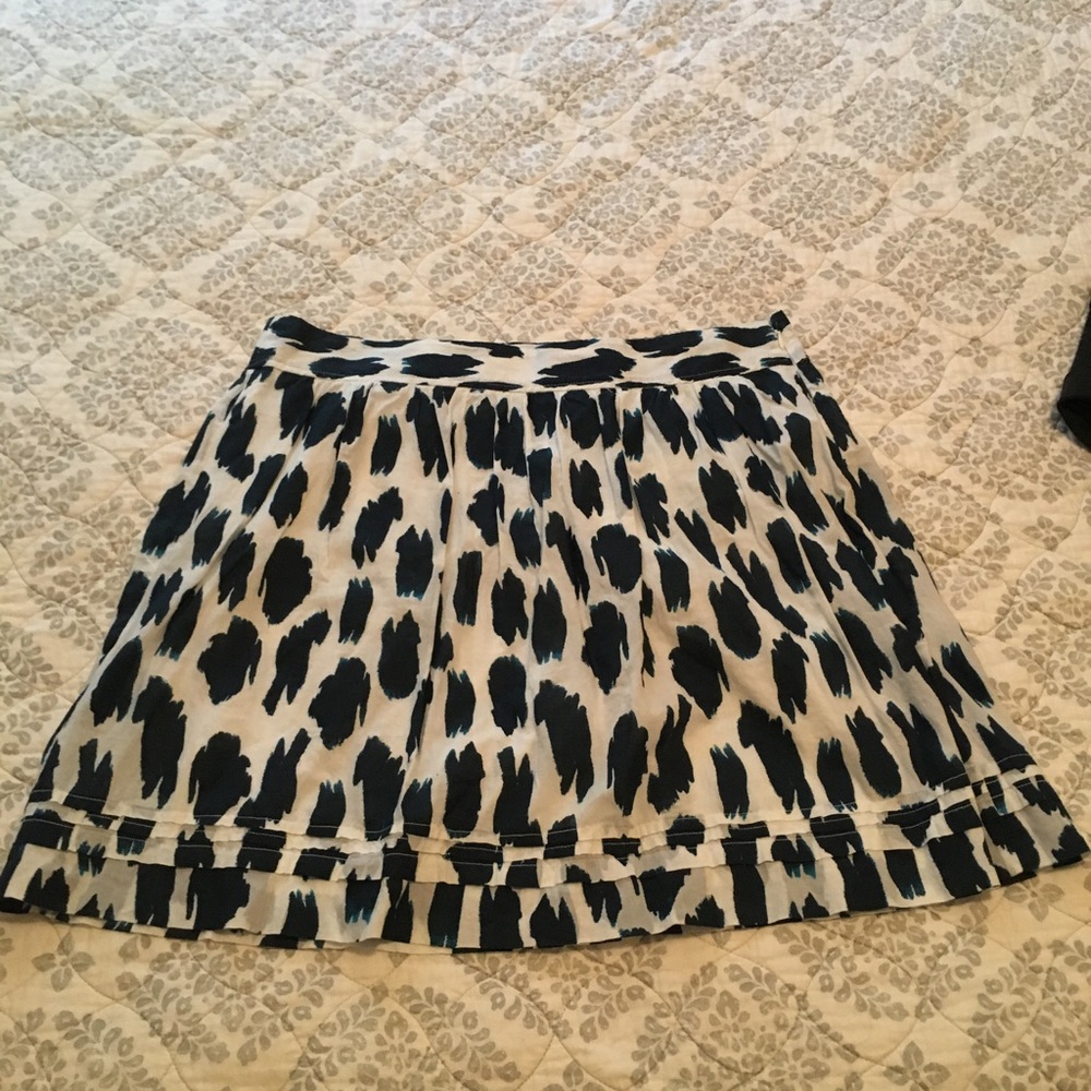 ⚡️SALE⚡️LOFT Skirt